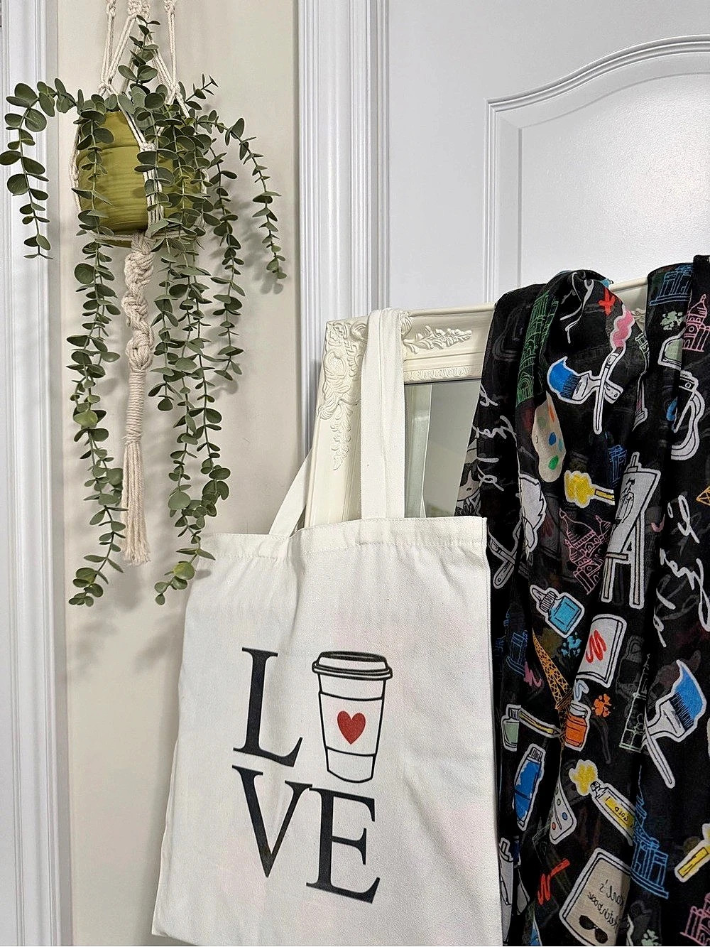 LOVE Graphic Tote in White & Black